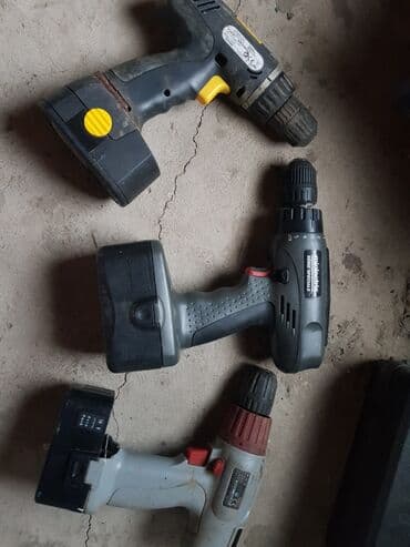 Setovi akumulatorskog alata: Set akumulatorskih bušilica/odvijača – 3 kom - Tri akumulatorske na lalafo.rs — 1 Setovi akumulatorskog alata: Set akumulatorskih bušilica/odvijača – 3 kom - Tri akumulatorske — 1