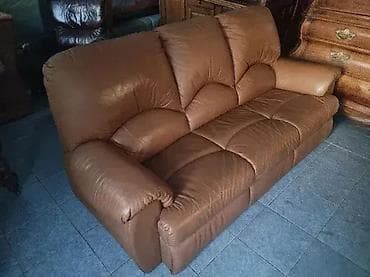 cista koza broj: Prelep trosed u odlicnom stanju kao nov. Prava koza at lalafo.rs — 10 cista koza broj: Prelep trosed u odlicnom stanju kao nov. Prava koza — 10