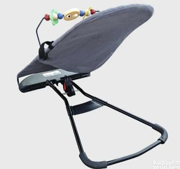 Bebi ležaljka u sivoj boji, dizajnirana za udobnost i zabavu beba na lalafo.rs — 1 Bebi ležaljka u sivoj boji, dizajnirana za udobnost i zabavu beba — 1