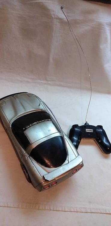 Auto na daljinski, 1 /18, sa daljinskim.Oštećena 1 guma i na lalafo.rs — 4 Auto na daljinski, 1 /18, sa daljinskim.Oštećena 1 guma i — 4