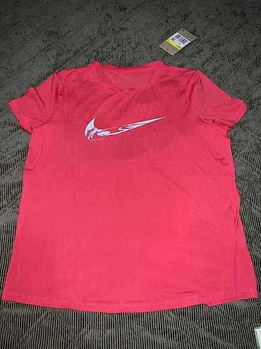 NIKE One Women's Dri-FIT Short-Sleeve Graphic Running Top vel. S na lalafo.rs — 4 NIKE One Women's Dri-FIT Short-Sleeve Graphic Running Top vel. S — 4