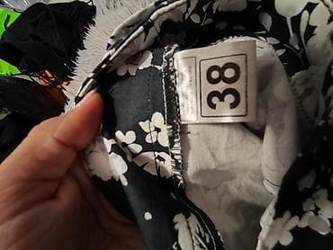 Elegantne ženske kratke pantalone sa cvetnim dezenom, veličine 38 na lalafo.rs — 4 Elegantne ženske kratke pantalone sa cvetnim dezenom, veličine 38 — 4