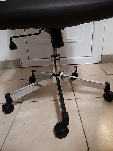 Kancelarijske stolice: Kancelarijska stolica - Tip: ergonomska radna/menadžerska stolica - na lalafo.rs — 2 Kancelarijske stolice: Kancelarijska stolica - Tip: ergonomska radna/menadžerska stolica - — 2