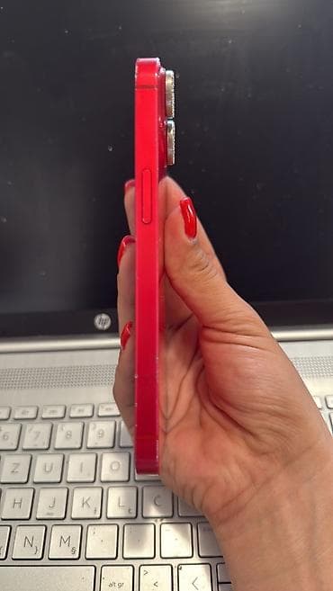 Prodajem polovan iPhone 14 crveni Sve je ispravno samo je sa stana na lalafo.rs — 8 Prodajem polovan iPhone 14 crveni Sve je ispravno samo je sa stana — 8