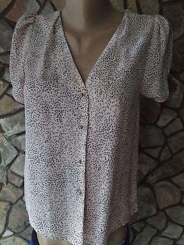 H&M kosuljica xs, s
Kao nova na lalafo.rs — 6 H&M kosuljica xs, s
Kao nova — 6