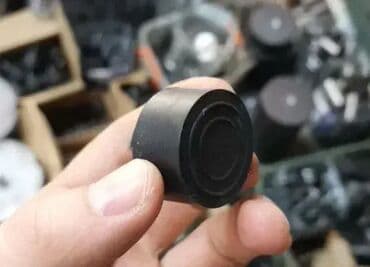 Ostalo: Podmetači i gumene stope sa metalom U ponudi su gumeni komadi sa na lalafo.rs Ostalo: Podmetači i gumene stope sa metalom U ponudi su gumeni komadi sa