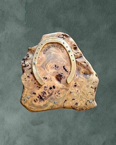 Unikatne zidne dekoracije od punog drveta sa potkovicom - Ručno na lalafo.rs — 1 Unikatne zidne dekoracije od punog drveta sa potkovicom - Ručno — 1