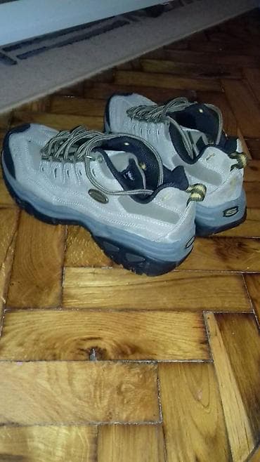 Skichers br 40
Ekstra model kvalitetne i udobne na lalafo.rs — 1 Skichers br 40
Ekstra model kvalitetne i udobne — 1