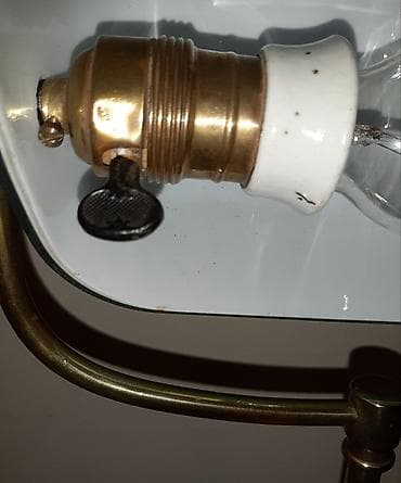 Antique Decor: Bankarska vintage originalna stona lampa Izuzetno stara, u izvornom at lalafo.rs — 7 Antique Decor: Bankarska vintage originalna stona lampa Izuzetno stara, u izvornom — 7
