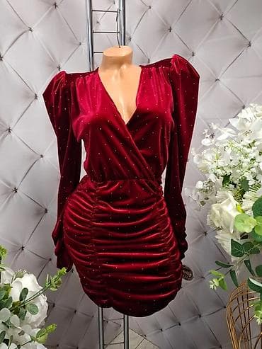 Elegantna ženska mini haljina od baršuna sa sjajnim mikro-cirkonima na lalafo.rs — 1 Elegantna ženska mini haljina od baršuna sa sjajnim mikro-cirkonima — 1