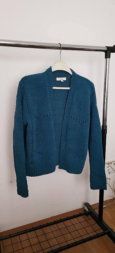 🧶 Pleten džemper Kao nov, veoma topao, kraći model Prelepa boja na lalafo.rs 🧶 Pleten džemper Kao nov, veoma topao, kraći model Prelepa boja