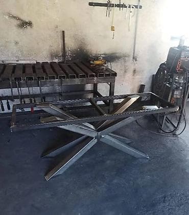 Metalne nogare za trpezarijski sto Br.111 Tražite čvrste i elegantne na lalafo.rs — 1 Metalne nogare za trpezarijski sto Br.111 Tražite čvrste i elegantne — 1