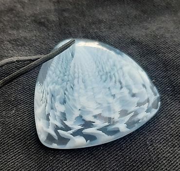 Retro plavi privezak u obliku školjke Privezak je iz 90-tih godina na lalafo.rs — 6 Retro plavi privezak u obliku školjke Privezak je iz 90-tih godina — 6