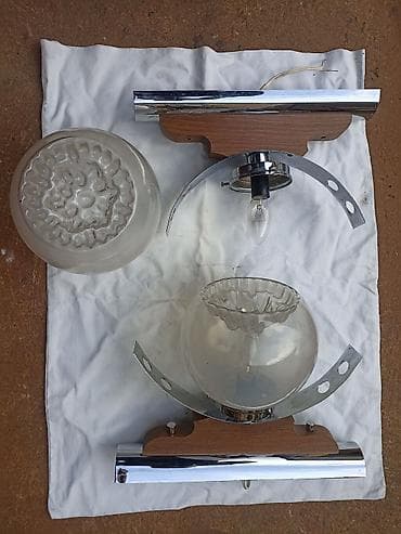 Dve zidne lampe sa slike,polovne, cena za obe 1000 dinara na lalafo.rs Dve zidne lampe sa slike,polovne, cena za obe 1000 dinara