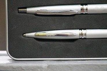 Mickey Mouse Disney olovke u metalnom boxu ORIGINAL. Extra rare na lalafo.rs — 10 Mickey Mouse Disney olovke u metalnom boxu ORIGINAL. Extra rare — 10