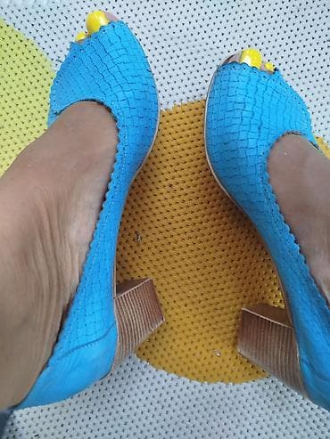 Kozne salonke sa otvorenim prstima, broj 40
U odlicnom stanju na lalafo.rs — 6 Kozne salonke sa otvorenim prstima, broj 40
U odlicnom stanju — 6