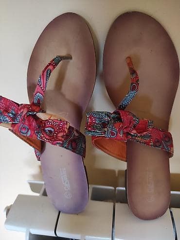 Uggs: Slippers 41, color - Multicolored at lalafo.rs — 4 Uggs: Slippers 41, color - Multicolored — 4