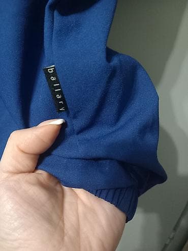 pantalone butiku ali: Balary bluza prelep model velicina 38 ali može I za 40 jer je široka na lalafo.rs — 4 pantalone butiku ali: Balary bluza prelep model velicina 38 ali može I za 40 jer je široka — 4