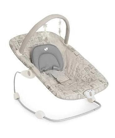 Bebi ležaljka/nosiljka sa lukom za igračke - Udobno i široko sedište na lalafo.rs Bebi ležaljka/nosiljka sa lukom za igračke - Udobno i široko sedište