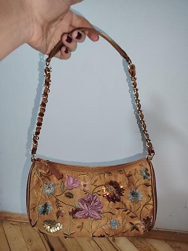 Torba za rame – zlatno-braon, ukrašena vezom i šljokicama - na lalafo.rs — 1 Torba za rame – zlatno-braon, ukrašena vezom i šljokicama - — 1