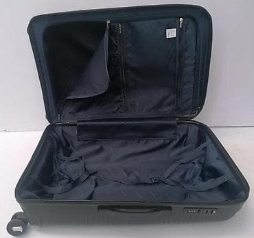 Backpacks, bags and suitcases: Crni tvrdi kofer za kabinu sa četiri točka, idealan za putovanja at lalafo.rs — 3 Backpacks, bags and suitcases: Crni tvrdi kofer za kabinu sa četiri točka, idealan za putovanja — 3