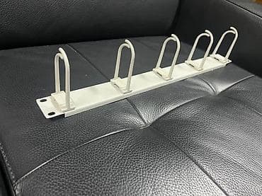 kom sa etiketom: 19" panel za vođenje i aranžiranje kablova, 1U - Tip: vodoravni panel at lalafo.rs — 2 kom sa etiketom: 19" panel za vođenje i aranžiranje kablova, 1U - Tip: vodoravni panel — 2