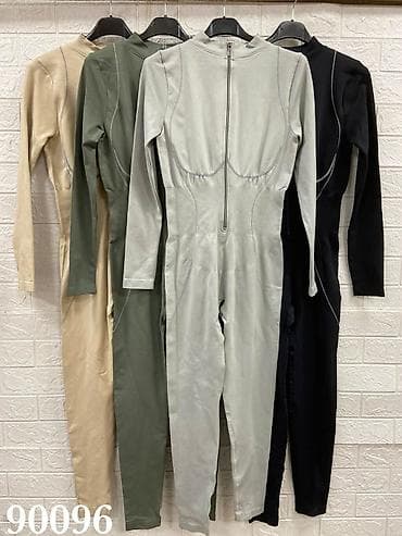 Kombinezon
Cena 2600
Uni vel.
V20 na lalafo.rs — 4 Kombinezon
Cena 2600
Uni vel.
V20 — 4