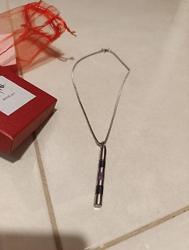 Elegantna ogrlica marke Mitto metal art, sa priveskom cilindričnog at lalafo.rs — 2 Elegantna ogrlica marke Mitto metal art, sa priveskom cilindričnog — 2