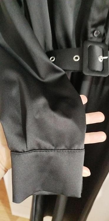 Crna duga haljina košulja-kroja sa dugim rukavima i kragnom. Prednji na lalafo.rs — 3 Crna duga haljina košulja-kroja sa dugim rukavima i kragnom. Prednji — 3