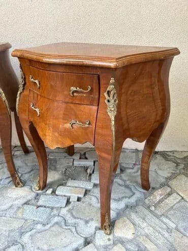 Antique Dressers: Stilske trbušaste komode u paru - ODLIČNO OČUVANE 🌟✨ Komode u dobrom at lalafo.rs — 1 Antique Dressers: Stilske trbušaste komode u paru - ODLIČNO OČUVANE 🌟✨ Komode u dobrom — 1