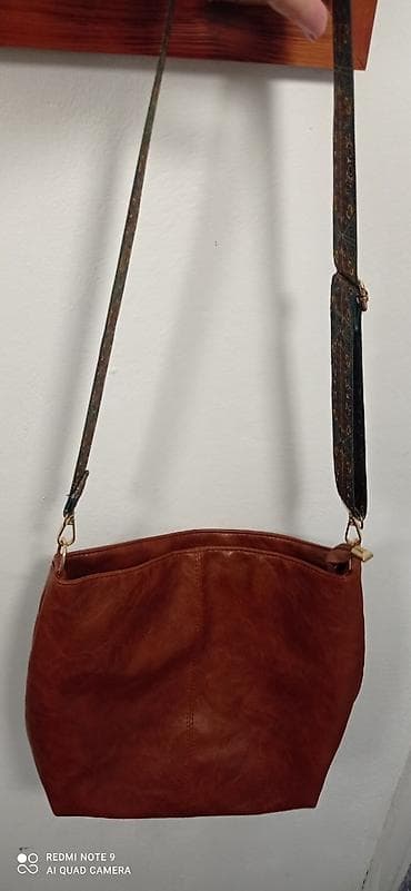 Divna karamel boje tasna,nova i vrlo prakticnadimenzije 32x25cm at lalafo.rs — 3 Divna karamel boje tasna,nova i vrlo prakticnadimenzije 32x25cm — 3