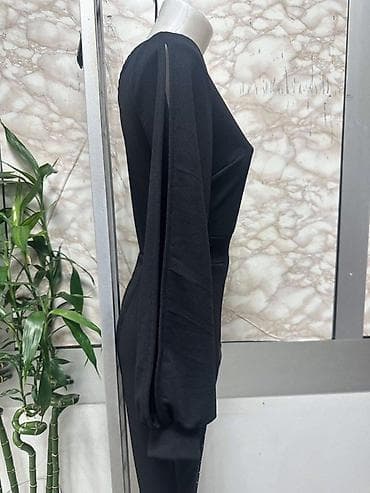 💫Elegantni ženski kombinezon – crni, asimetričnog kroja
✅2700 din na lalafo.rs — 3 💫Elegantni ženski kombinezon – crni, asimetričnog kroja
✅2700 din — 3