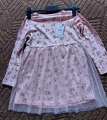 Prelepa haljinica za devojcice sa tilom, marke Sinsay, velicina 128 na lalafo.rs — 1 Prelepa haljinica za devojcice sa tilom, marke Sinsay, velicina 128 — 1