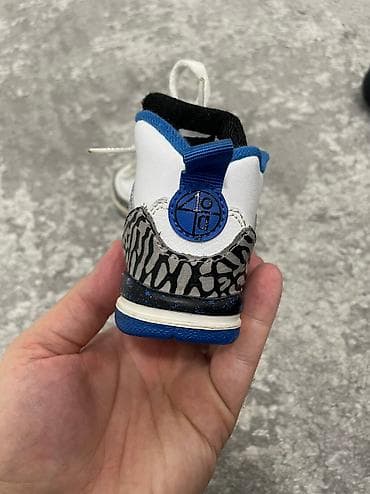 Jordan spizike original decje patikice nosene par puta kao nove bez na lalafo.rs — 2 Jordan spizike original decje patikice nosene par puta kao nove bez — 2