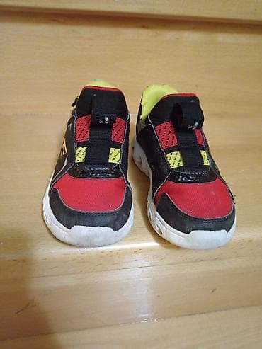 Skechers patike za decake, 27br,ostecene prilikom obuvanja vidi se na na lalafo.rs — 2 Skechers patike za decake, 27br,ostecene prilikom obuvanja vidi se na — 2
