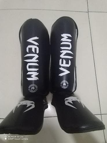 Sports & Leisure: Venum boxing kit includes 14 oz black boxing gloves with gold and at lalafo.rs — 7 Sports & Leisure: Venum boxing kit includes 14 oz black boxing gloves with gold and — 7