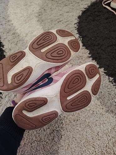 Sneakers: Dečije patike Nike Revolution (model sa čičak trakama), roze boje sa at lalafo.rs — 4 Sneakers: Dečije patike Nike Revolution (model sa čičak trakama), roze boje sa — 4