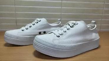 Calvin Klein Jeans (br.39) patike su u dobrom stanju kao što se vidi i at lalafo.rs — 1 Calvin Klein Jeans (br.39) patike su u dobrom stanju kao što se vidi i — 1