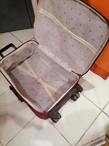 Akcija! Kofer putni na točkiće manji dobar. Oko 50 /35 /20. Lep na lalafo.rs — 10 Akcija! Kofer putni na točkiće manji dobar. Oko 50 /35 /20. Lep — 10