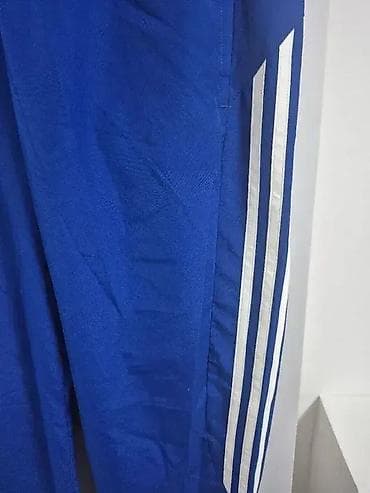 Adidas donji deo trenerke u odličnom stanju. Veličina S. Poluobim na lalafo.rs — 2 Adidas donji deo trenerke u odličnom stanju. Veličina S. Poluobim — 2