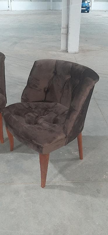 Chester premium set ponovo u ponudi!
320€!! at lalafo.rs Chester premium set ponovo u ponudi!
320€!!