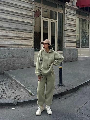 Komplet trenerka: 4200 dinara Uvoz iz Turske Veličina: S/M i L/XL at lalafo.rs — 3 Komplet trenerka: 4200 dinara Uvoz iz Turske Veličina: S/M i L/XL — 3