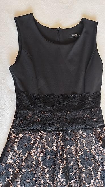 Ženska mini haljina bez rukava sa crnim gornjim delom i crnom čipkom na lalafo.rs — 3 Ženska mini haljina bez rukava sa crnim gornjim delom i crnom čipkom — 3