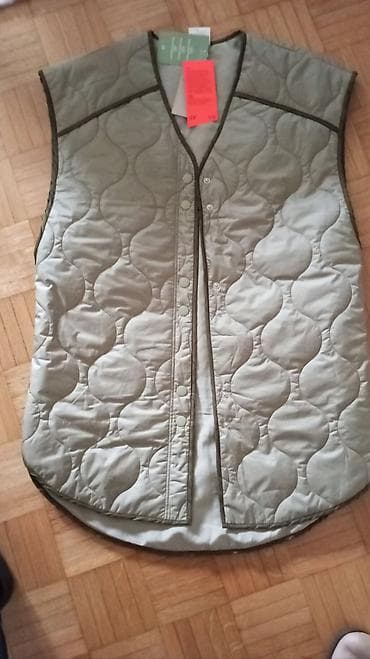 H&M prošiveni prsluk bez rukava - Model: lagani, prošiveni prsluk na lalafo.rs H&M prošiveni prsluk bez rukava - Model: lagani, prošiveni prsluk