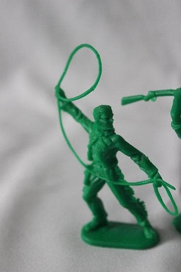 STARE FIGURICE KAUBOJA LOT | Dve stare figurice kauboja visine preko na lalafo.rs STARE FIGURICE KAUBOJA LOT | Dve stare figurice kauboja visine preko