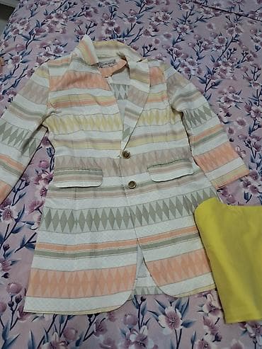 Komplet sako i pantalone L velicina (40) at lalafo.rs — 1 Komplet sako i pantalone L velicina (40) — 1