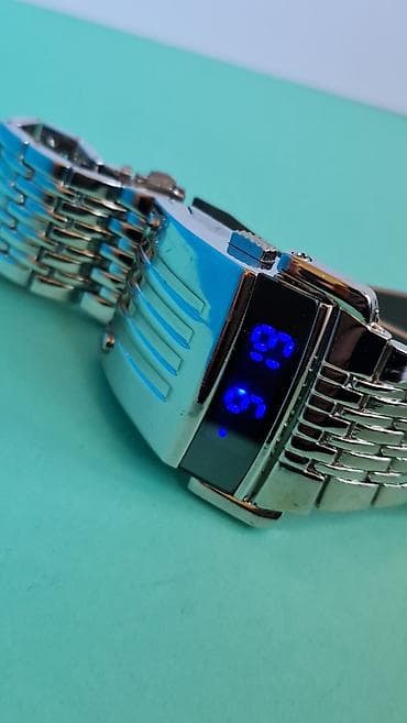 Unikatni digitalni narukvica-sat sa poklopcem - Futuristički dizajn na lalafo.rs — 10 Unikatni digitalni narukvica-sat sa poklopcem - Futuristički dizajn — 10