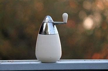 Home & Garden: Sir Terence Orby Conran dizajnersk mlin za so ili biber. Extra-rare! at lalafo.rs — 2 Home & Garden: Sir Terence Orby Conran dizajnersk mlin za so ili biber. Extra-rare! — 2
