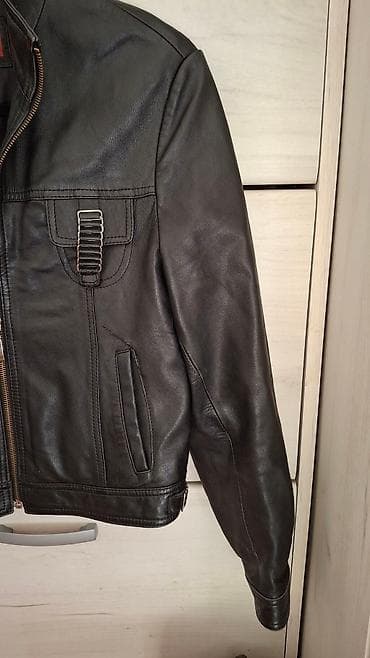 Ženska kožna jakna, crna, motociklističkog/biker stila.(feler mali na lalafo.rs — 8 Ženska kožna jakna, crna, motociklističkog/biker stila.(feler mali — 8