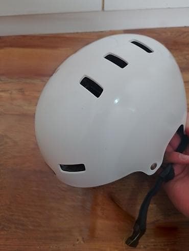 Oprema za bicikliste: BELL zaštitna kaciga za bicikl/rolere/skate – bela vel S 51-55 cm - na lalafo.rs — 4 Oprema za bicikliste: BELL zaštitna kaciga za bicikl/rolere/skate – bela vel S 51-55 cm - — 4